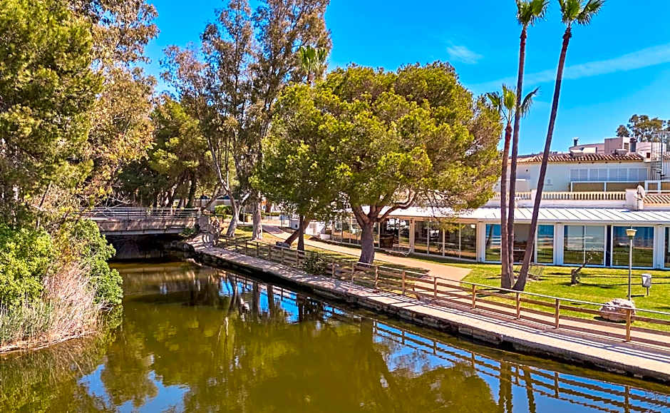 Universal Aparthotel Elisa