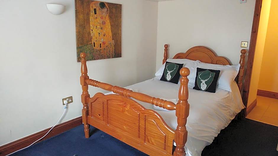 The Three Horseshoes