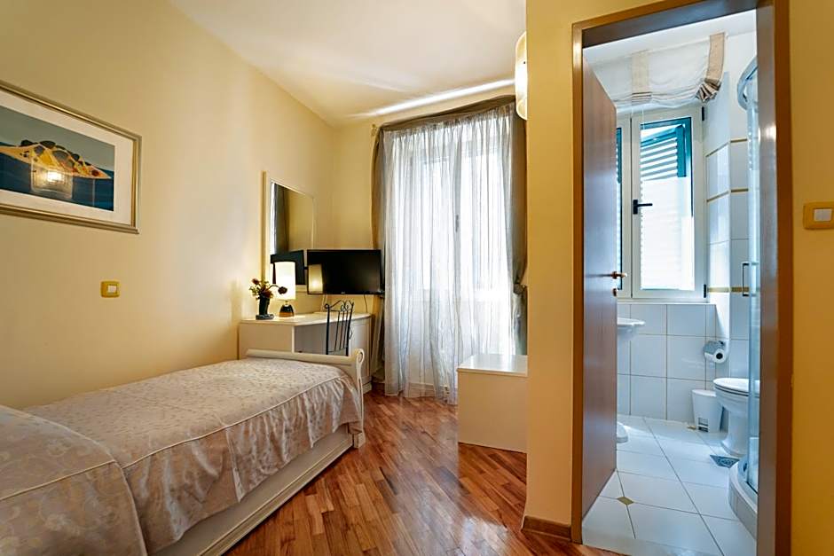 Hotel Peristil
