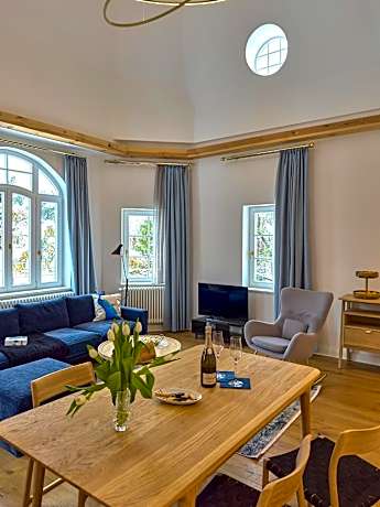 Two-Bedroom Apartment with Terrace and Sea View - Peacock