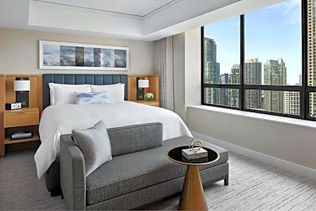 Deluxe One-Bedroom Suite