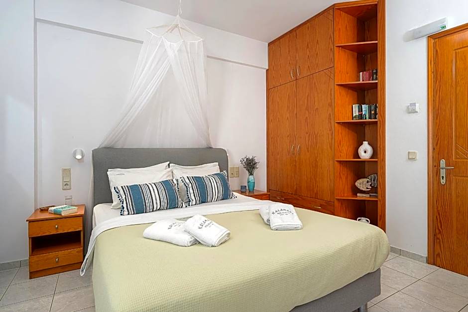 Finikas Studios & Apartments - Kalamaki Holidays