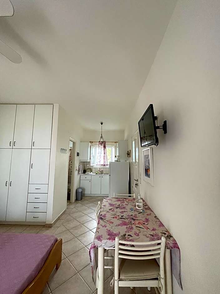 Villa Gelly's Studios