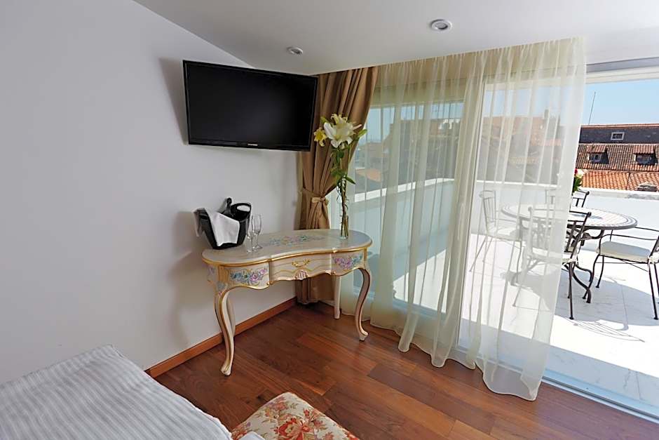 Jupiter Luxury Hotel