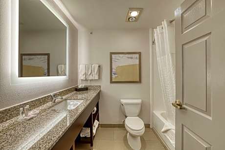 Queen Suite with Two Queen Beds - Non-Smoking