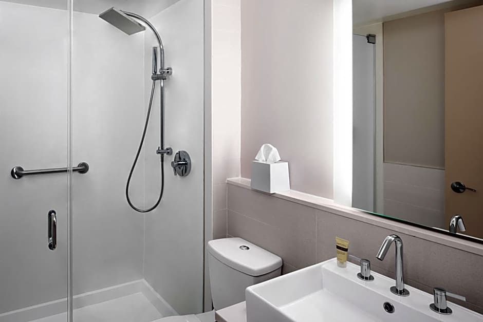 Element New York Times Square West