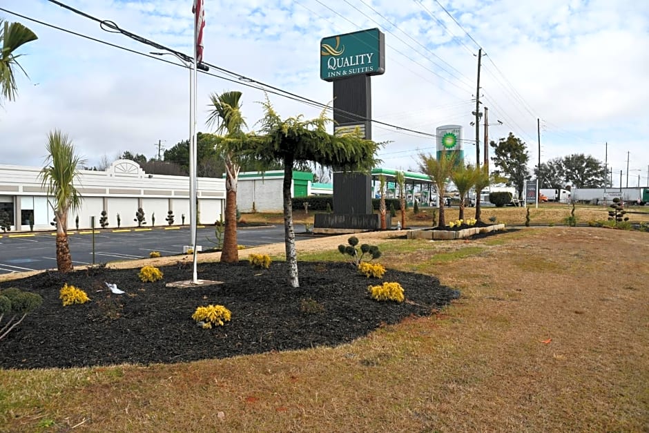 Quality Inn & Suites McDonough South I-75