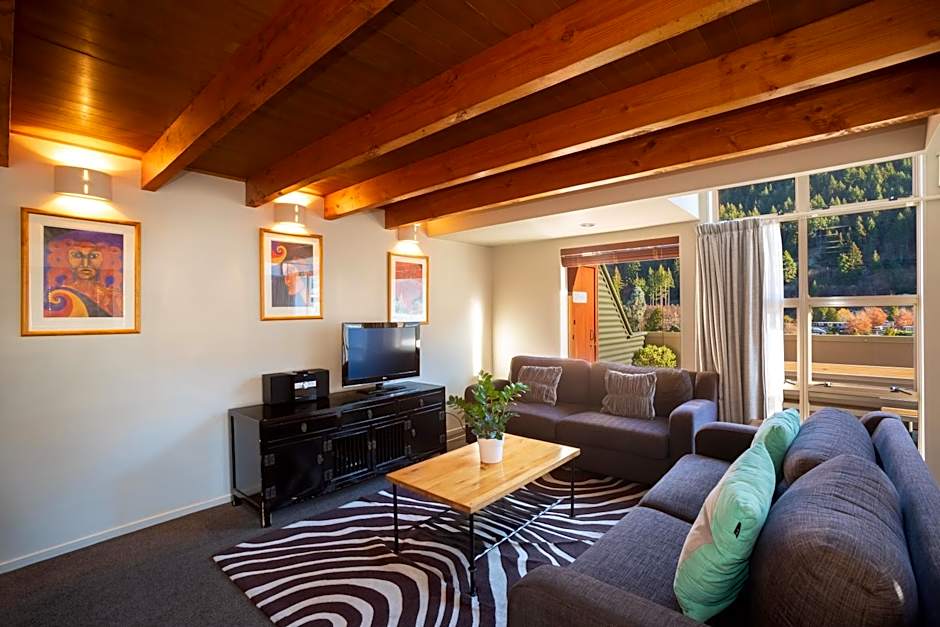Cranbury Court Apartments