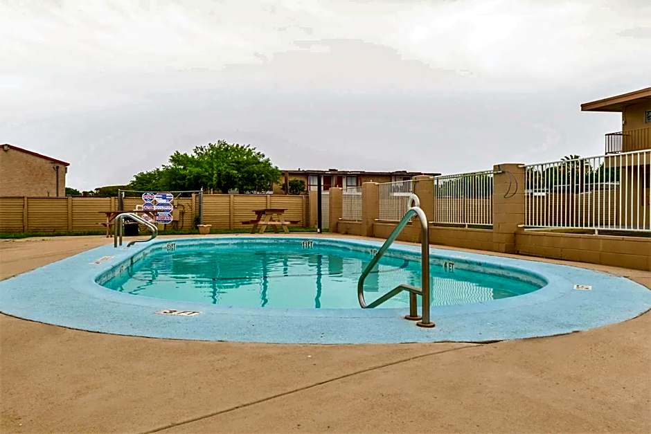 OYO Hotel San Antonio Lackland AFB/Seaworld Hwy 90 W