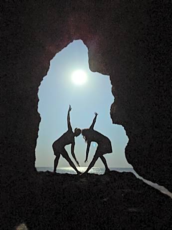 Buddha Bee - 18 to 35 years old only