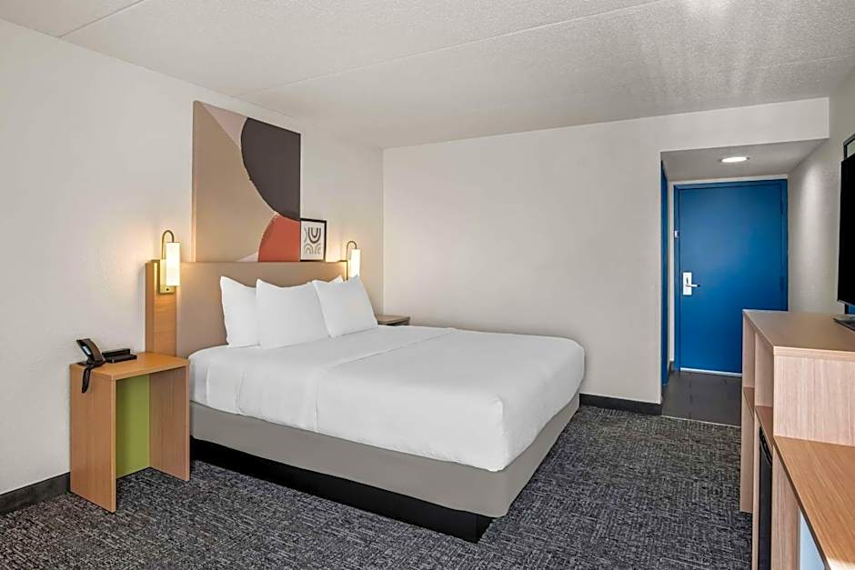 Spark by Hilton Stevensville