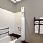 La Quinta Inn & Suites by Wyndham Fayetteville