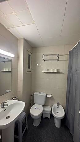 Triple Room (2 Adults + 1 Child)
