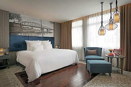 Trend Suite with 1 King sized bed