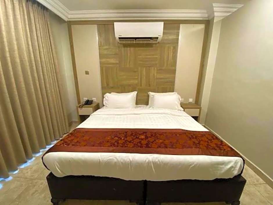 Mass Paradise Hotel