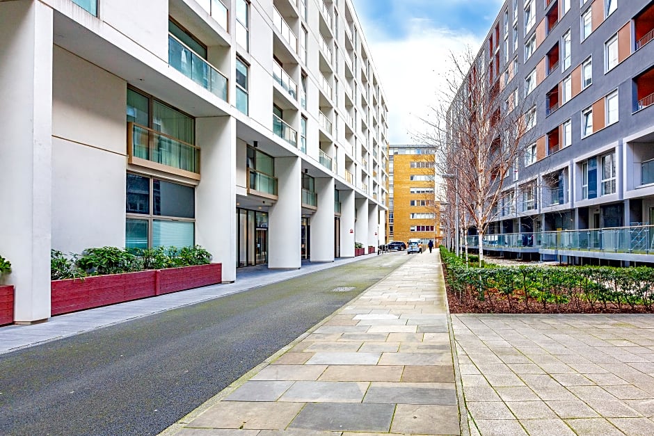 Sublime Lanterns Court One-Bedroom Apartments