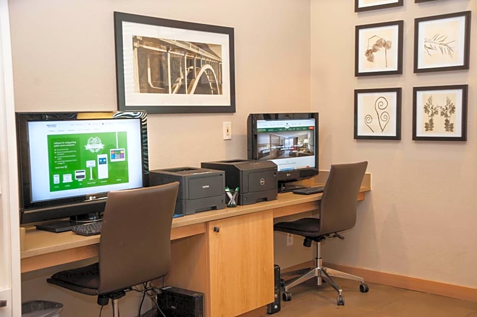 GreenTree Inn & Suites Phoenix Sky Harbor