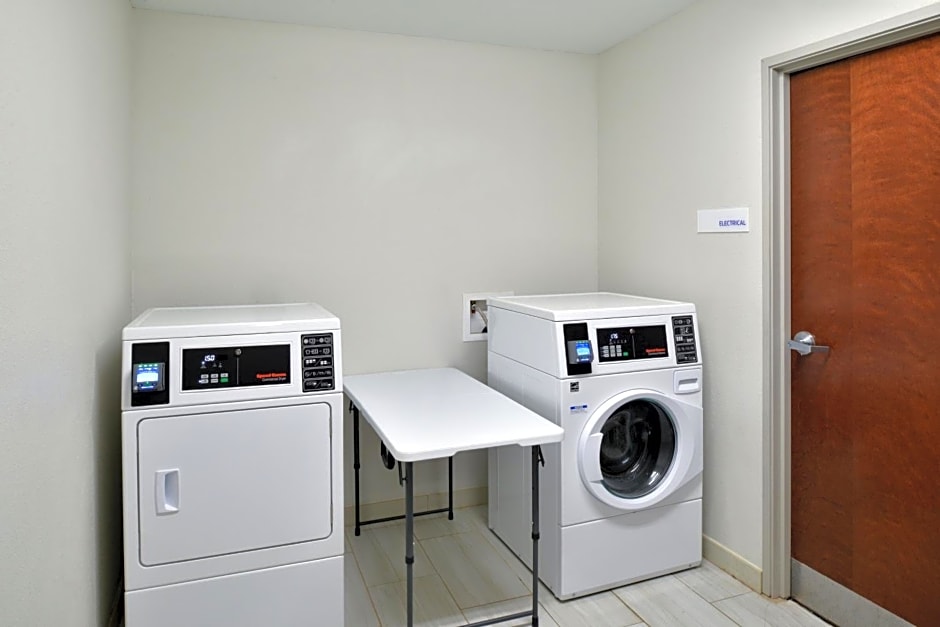 Holiday Inn Express Hotel & Suites Carthage By IHG