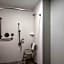 La Quinta Inn & Suites by Wyndham Indianapolis Airport Executive