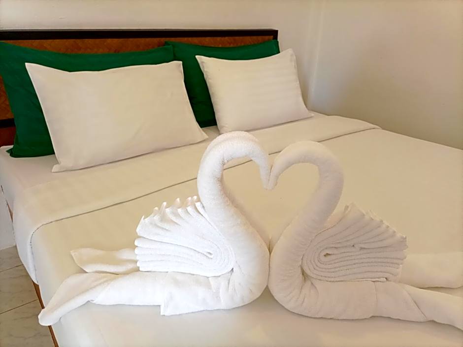 Khaolak Banana Bungalow