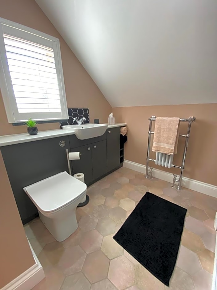 East Llanteg Guest House