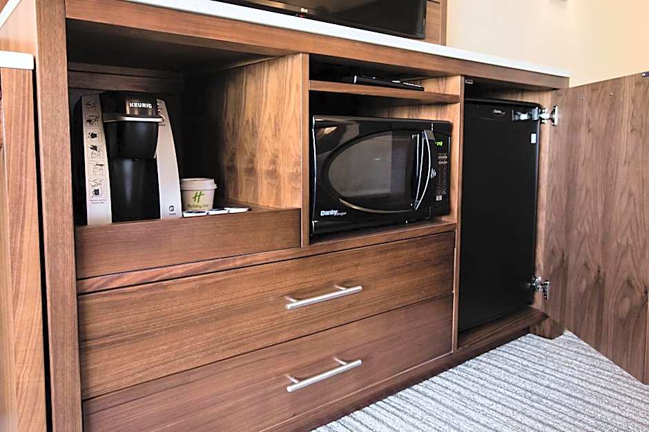 Holiday Inn Hotel & Suites Calgary South - Conference Ctr By IHG