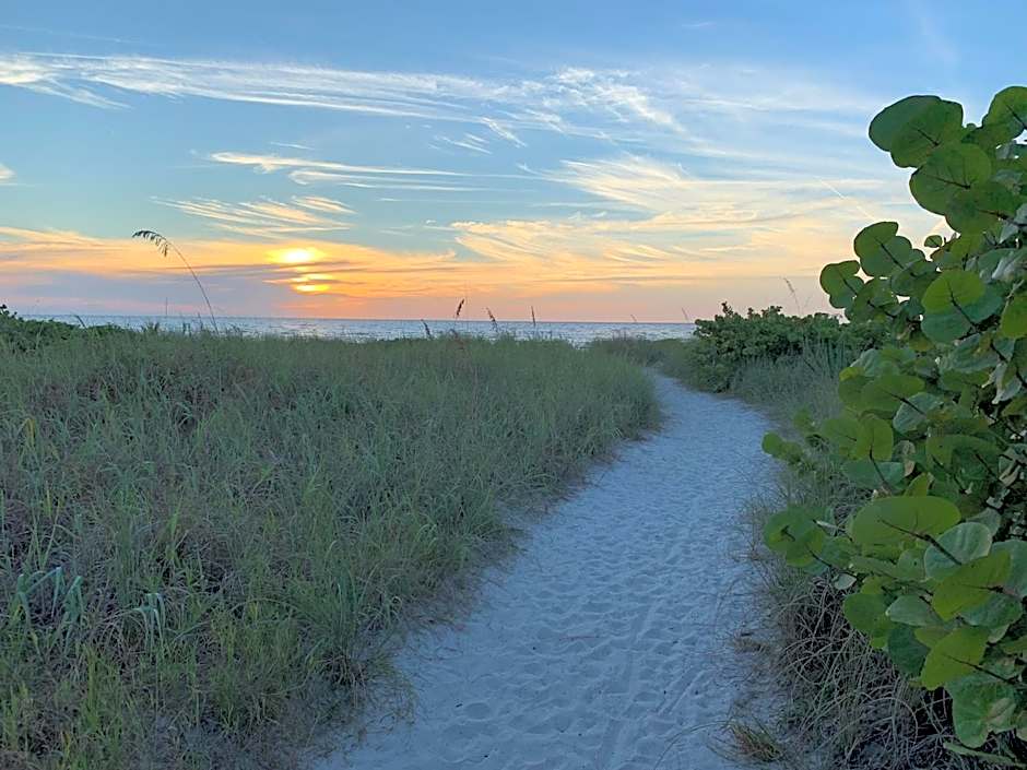 Twin Palms at Siesta