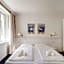 Self-Check-In Hotel Adlon