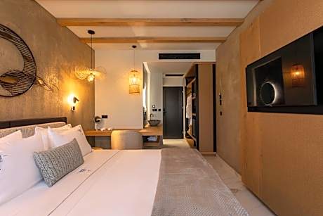 Executive Room with Outdoor Jetted Tub