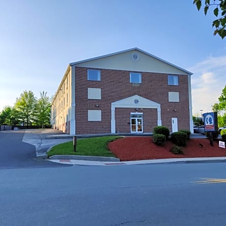 President Inn & Suites