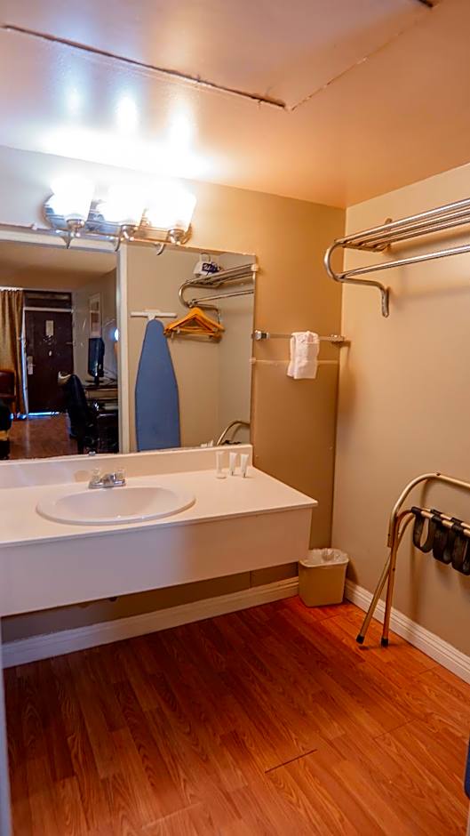 G T Hotels Inn & Suites Extended Suites