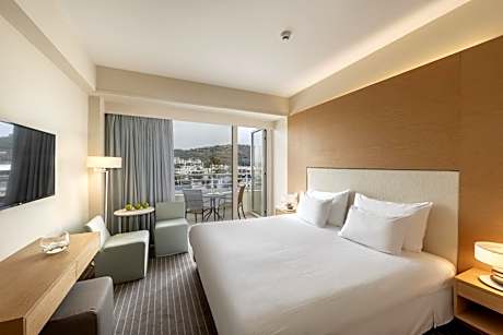 Family Interconnecting Room with Inland View