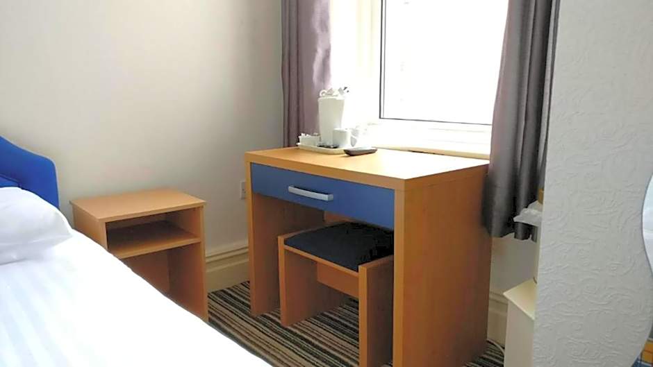 OYO Wave Crest Hotel