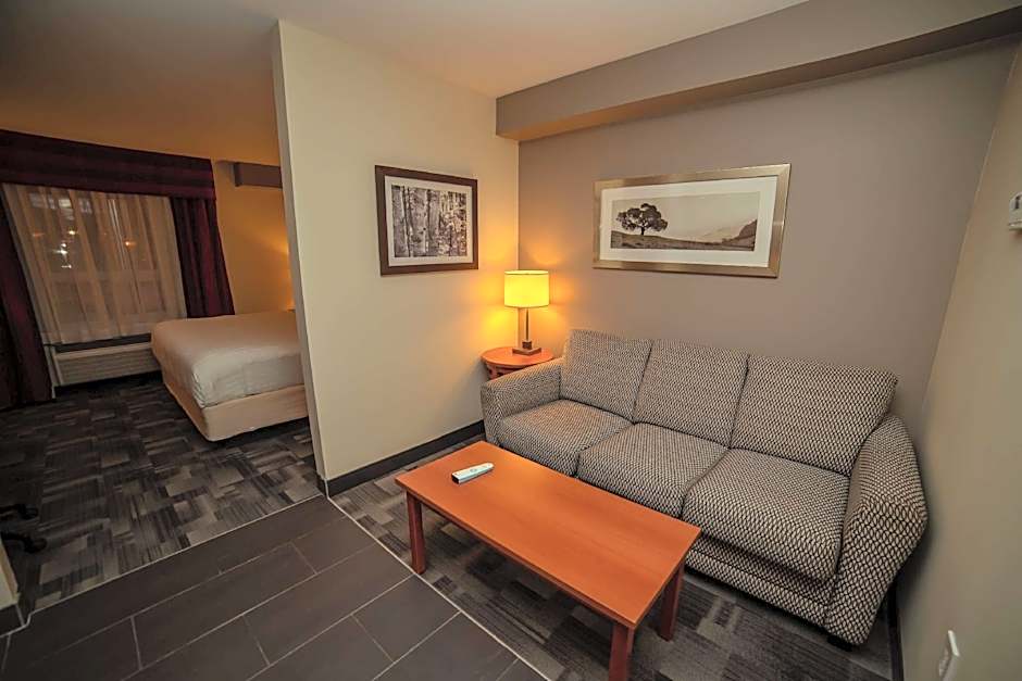 Best Western Thompson Hotel & Suites