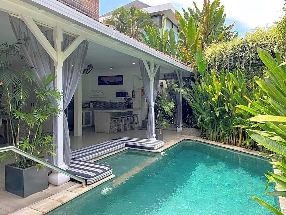 Ozamiz Villa Seminyak by Villas R Us