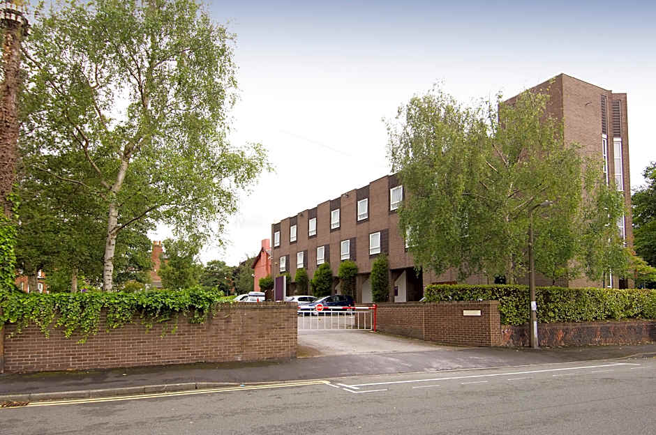 Premier Inn Manchester Altrincham