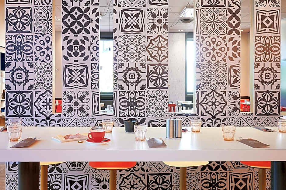 ibis Lyon Gerland MusÃ©e des Confluences