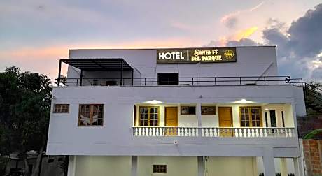  hotel santa fe del parque