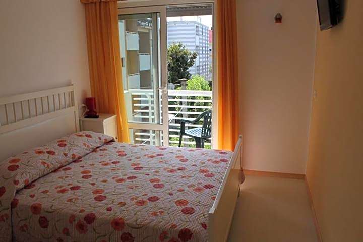 Photo 1 of 12 of 1 Bedroom Apartment