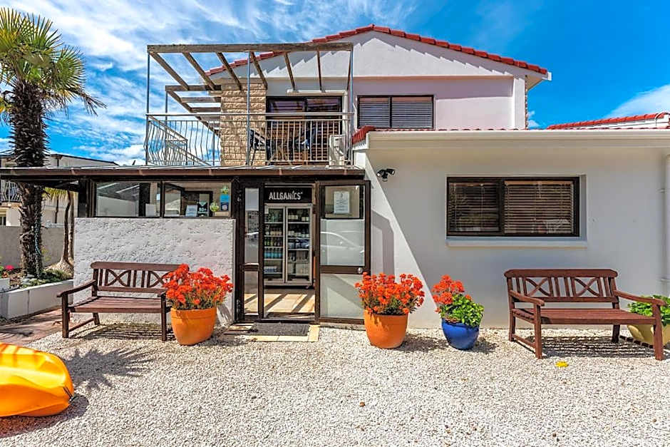 Onetangi Beach Apartments