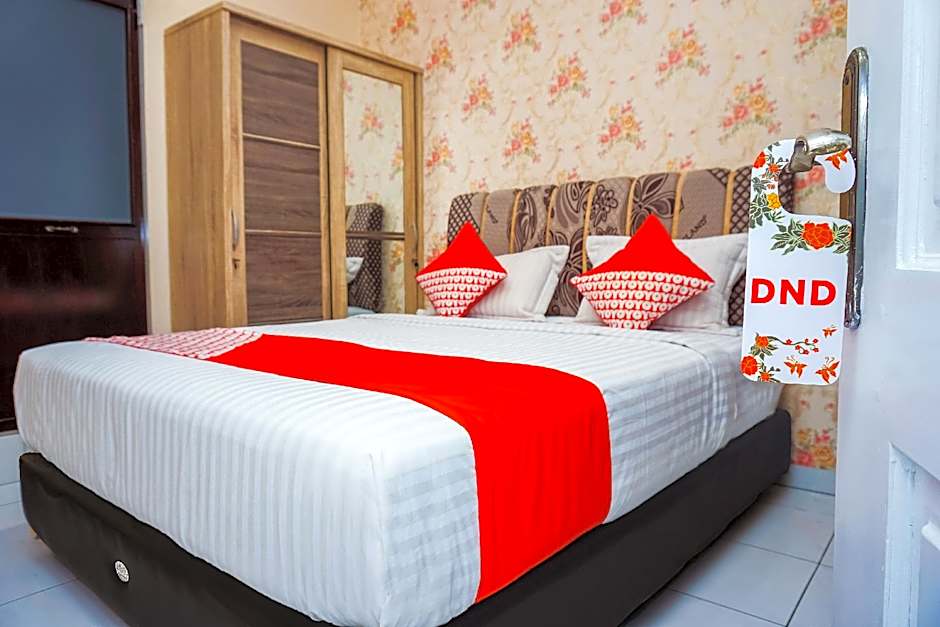 Hotel O Jalan Jenderal Sudirman Near Imam Bonjol Square Formerly Nelvi Guest House