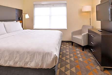 Standard King Room with Accessible Tub - Mobility Access