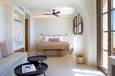 Junior Suite with Heated Plunge Pool and Sea View