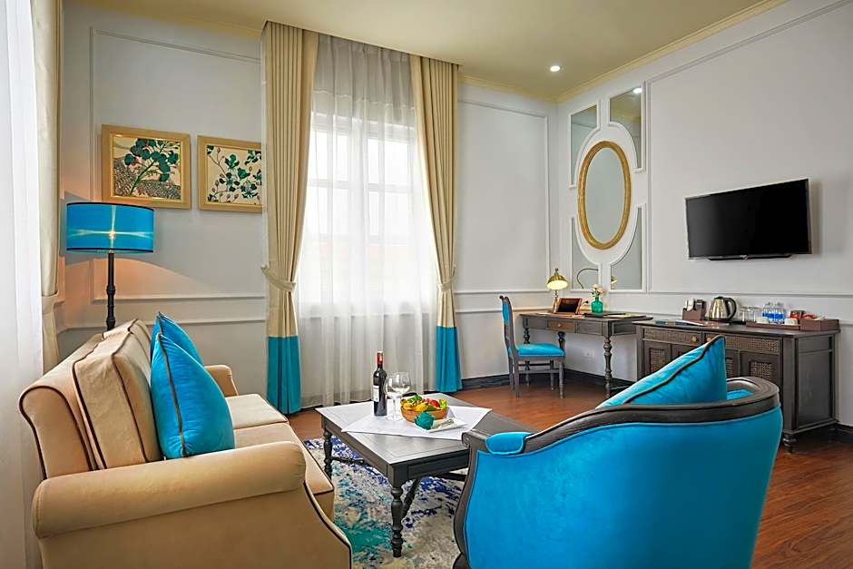Manoir Des Arts Hotel