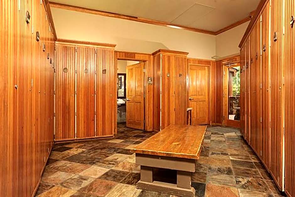 Jackpine & Black Bear Condominiums by Keystone Res