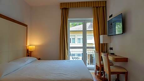 Standard Double or Twin Room with Balcony and City View