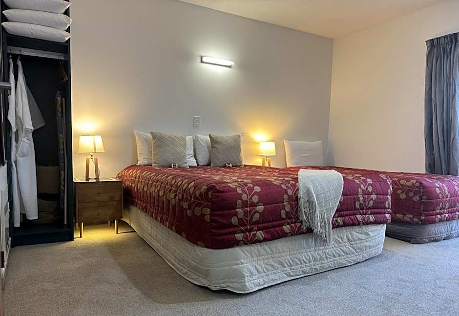 ASURE Ambassador Motor Lodge