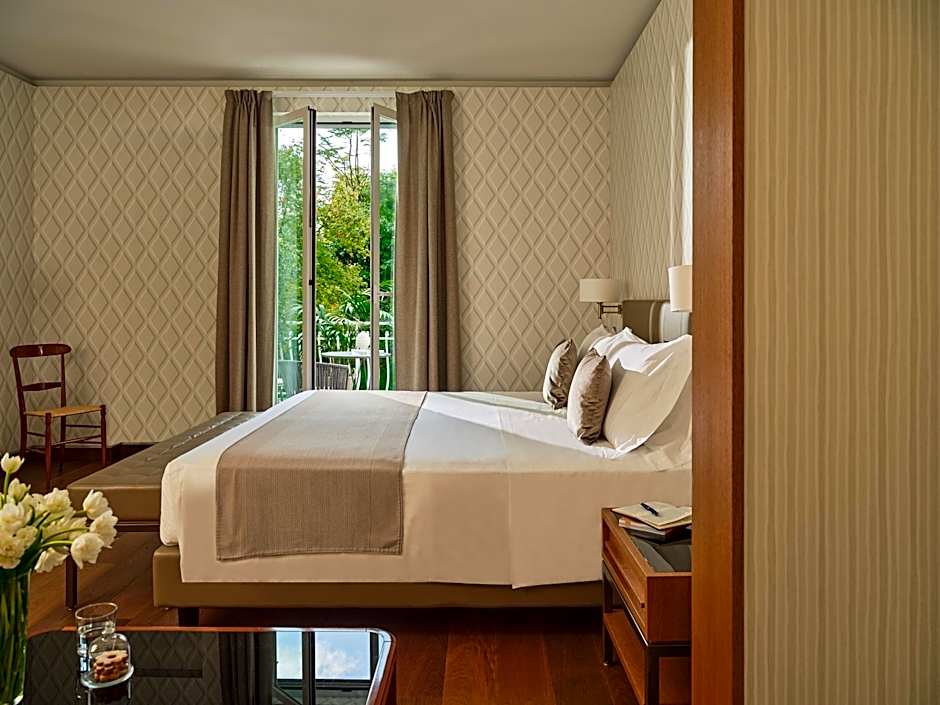 Photo 1 of 5 of Junior Suite, Garden View