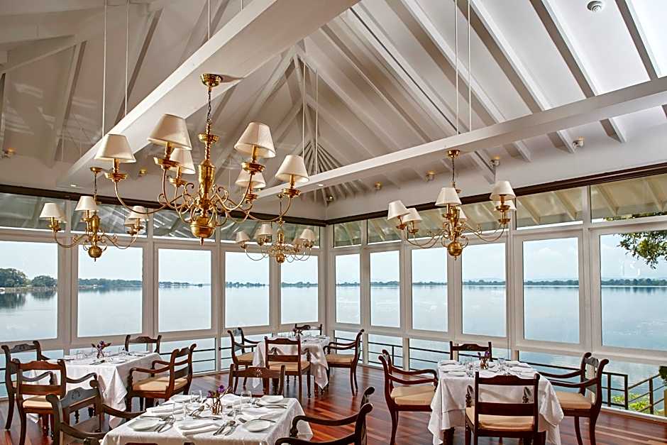 Ekho Lake House Polonnaruwa