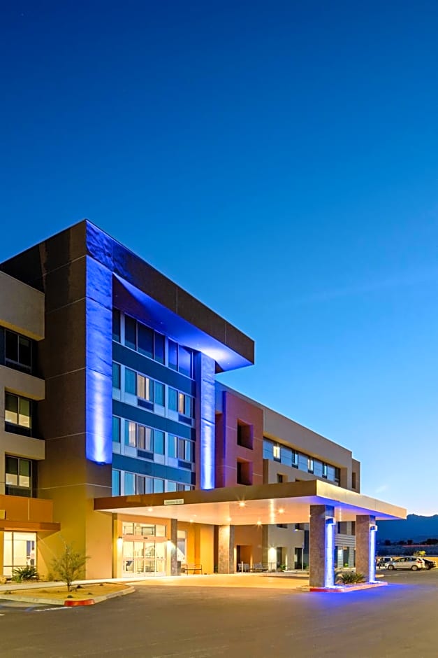 Holiday Inn Express & Suites - Palm Desert - Millennium By IHG